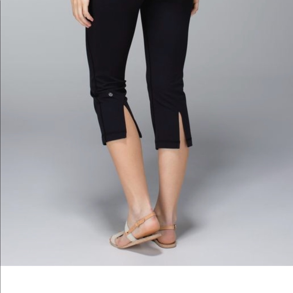 Lululemon Gather and Crow crop